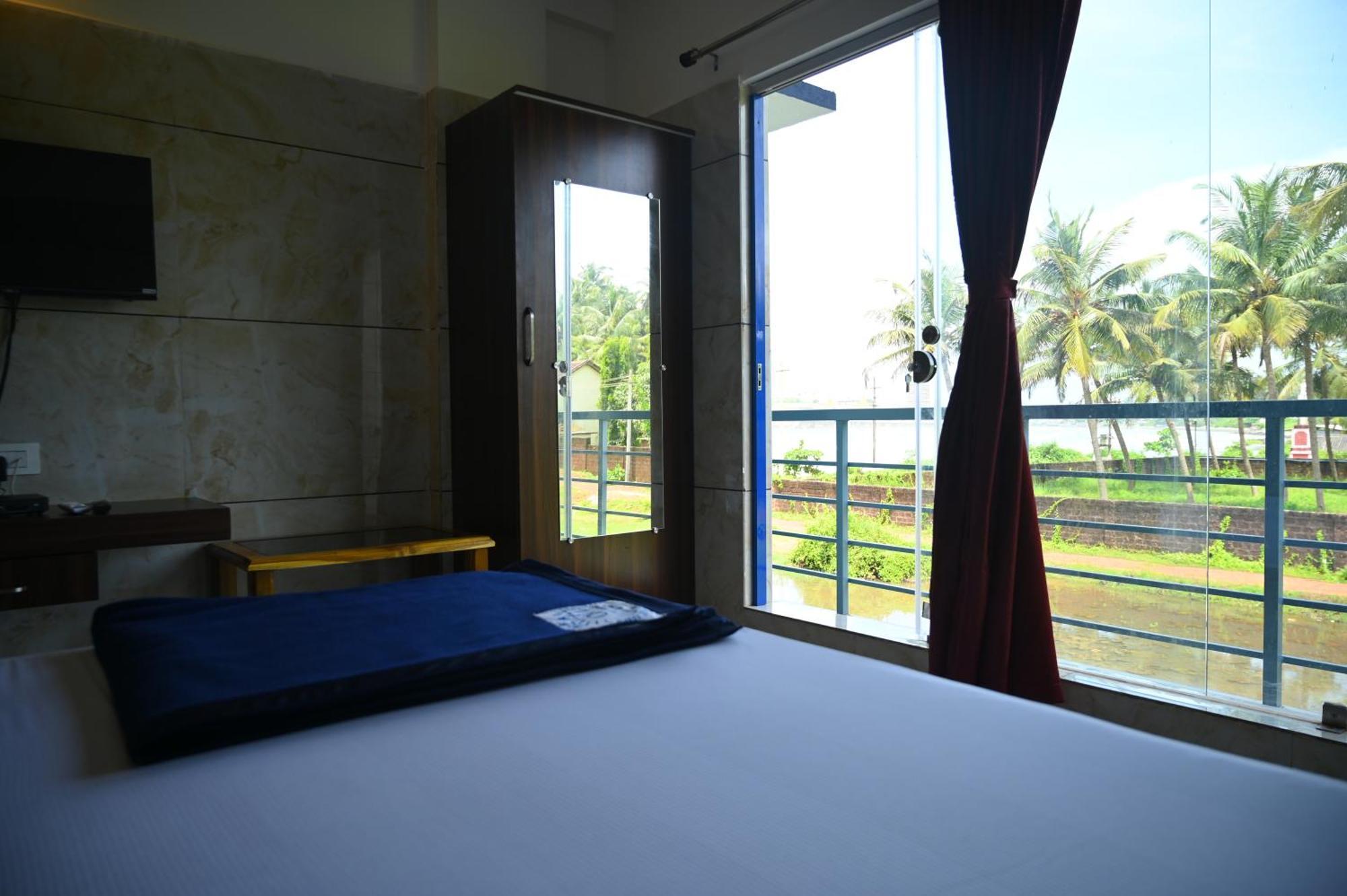 Blue Pearl Beach Guest House Mavalli Exterior photo