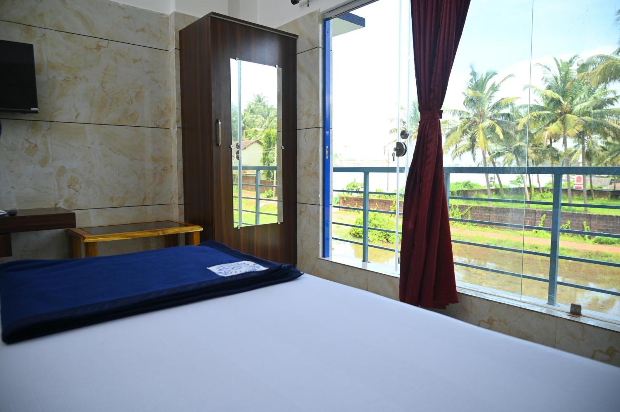 Blue Pearl Beach Guest House Mavalli Exterior photo